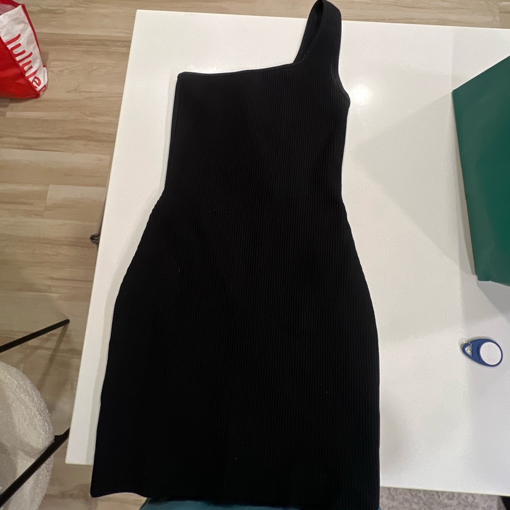 Aritzia Elegant Black One-Shoulder Dress